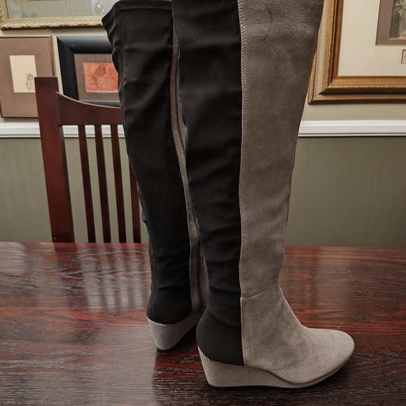 Vince Camuto split shaft suede wedge tall boots, size 7.5 - Picture 3 of 11